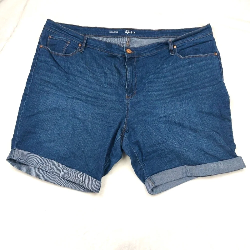 STYLE & CO WOMEN'S DARK WASH DENIM BLUE JEAN CUFFED BERMUDA SHORTS SIZE 24W - Picture 1 of 9
